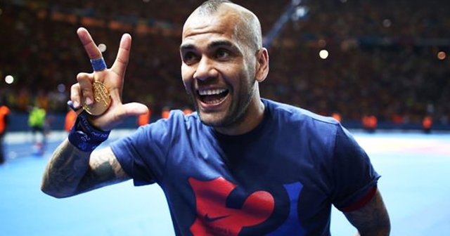 Galatasaray&#039;dan Dani Alves&#039;e servet