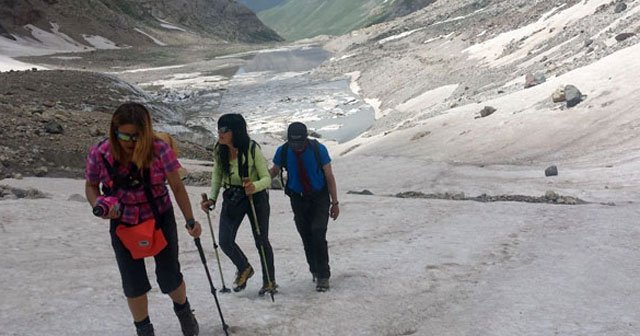 Hakkari dağları, yabancı turistlerin ilgisini çekiyor