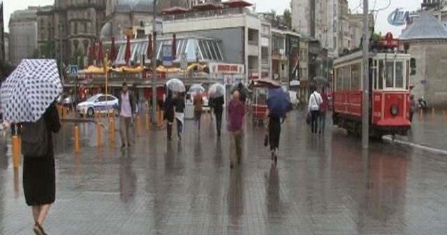 İstanbul&#039;da sağanak yağış