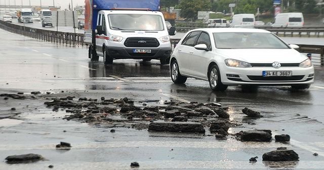 İstanbul Kartal bugün yağmura teslim oldu