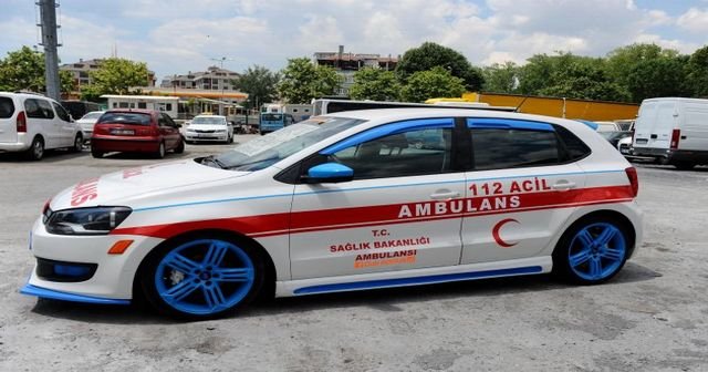 İstanbul&#039;un göbeğinde bu aracı gören polisi aradı