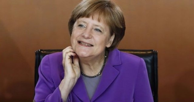 Merkel&#039;den Facebook açıklaması