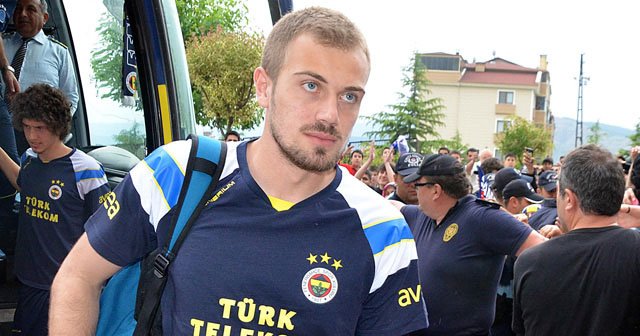 Mert Günok Fenerbahçe&#039;ye veda etti