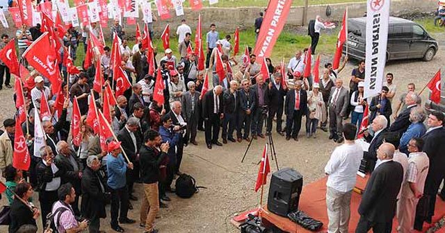 Mitinge 100 kişi gelince istifa etti parti değiştirdi