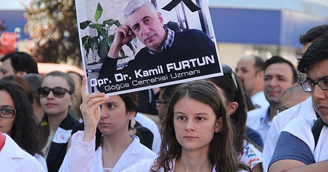 Op. Dr. Furtun&#039;un mesai arkadaşları iş bıraktı