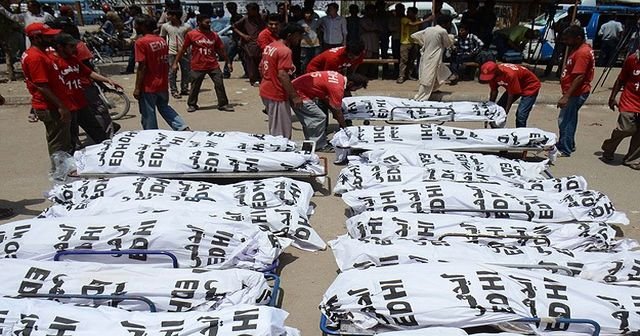 Pakistan&#039;da ölü sayısı 1200 oldu