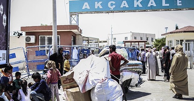 PYD, Tel Abyad&#039;a geçişi engelliyor