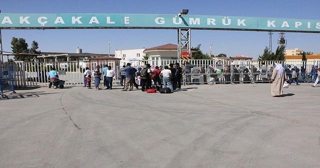 PYD Tel Abyad&#039;a geçişleri engelliyor