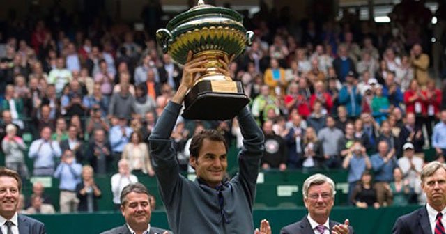 Roger Federer&#039;den bir rekor daha