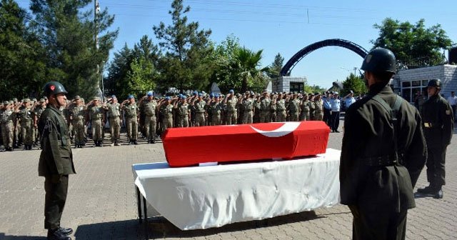 Şehit uzman çavuş için askeri tören düzenlendi