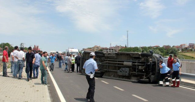 Sinop’ta dolmuş devrildi: 11 yaralı