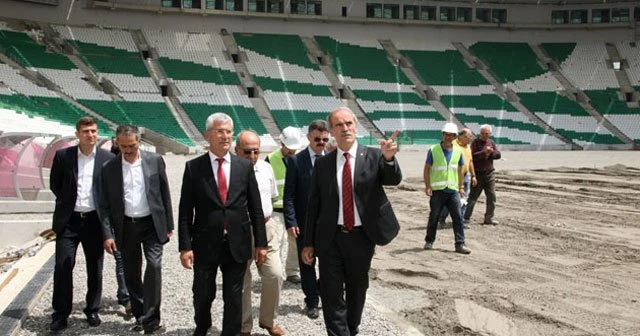 Timsah Arena'da sıra çimlere geldi