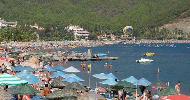 Türkiye&#039;ye gelen turist sayısı yüzde 2,46 azaldı