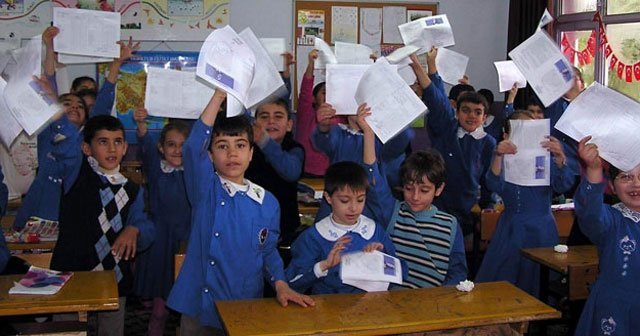 Uzmanlardan ailelere karne uyarısı