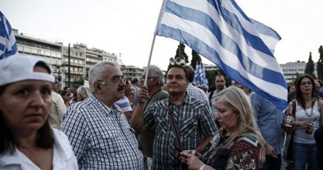 Yunanistan&#039;da hükümete destek gösterisi