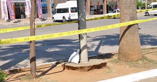 Adana&#039;da şüpheli çanta polisi alarma geçirdi