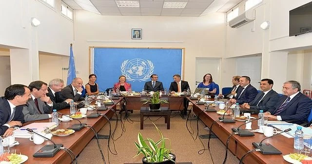 Akıncı ile Anastasiadis ara bölgede buluştu