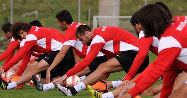 Antalyaspor&#039;un Davraz kampı başladı, Eto katılmadı