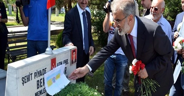 Bakan Yıldız'ı duygulandıran 'Robin Van Persie' notu