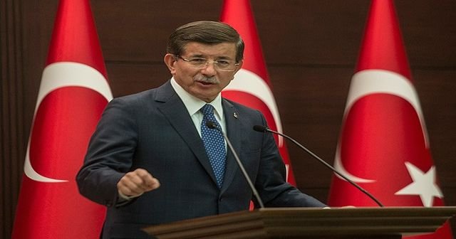 Başbakan Davutoğlu&#039;ndan parti liderlerine çağrı