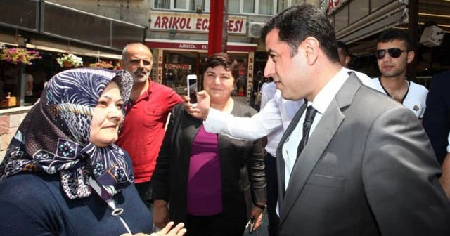 Başörtülü kadından Demirtaş&#039;ı susturan tepki