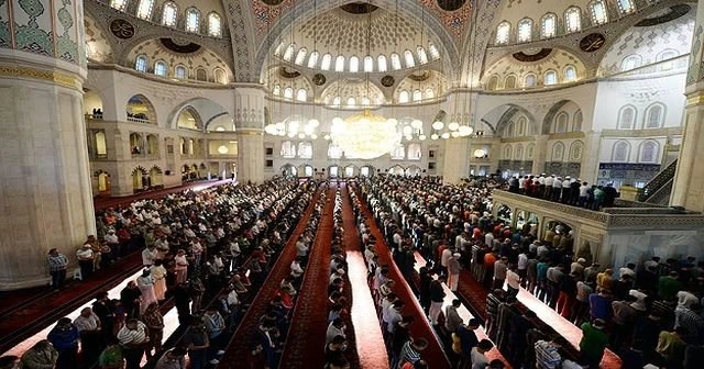 Bayram namazı tüm yurt genelinde kılındı