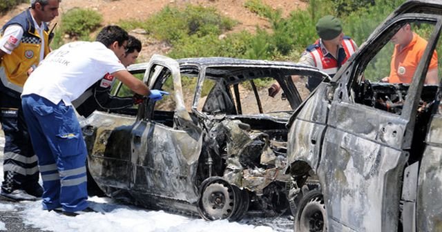 Çanakkale&#039;de feci kaza, 3 ölü, 1 yaralı