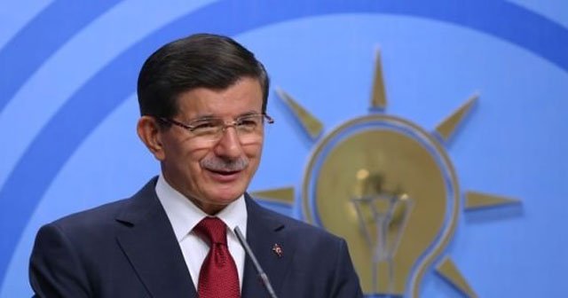 Davutoğlu, AK Parti personeliyle bayramlaştı