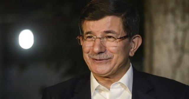 Davutoğlu, Bosna Hersek&#039;te teravih namazı kıldı