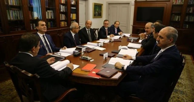 Davutoğlu o isimlerle toplandı