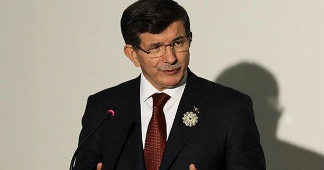 Davutoğlu, 'Srebrenitsa'da insanlık vicdanı katledildi'