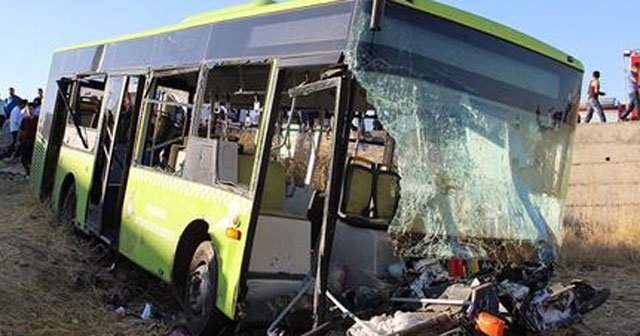 Diyarbakır'da otobüsle otomobil çarpıştı, 1 ölü 60 yaralı