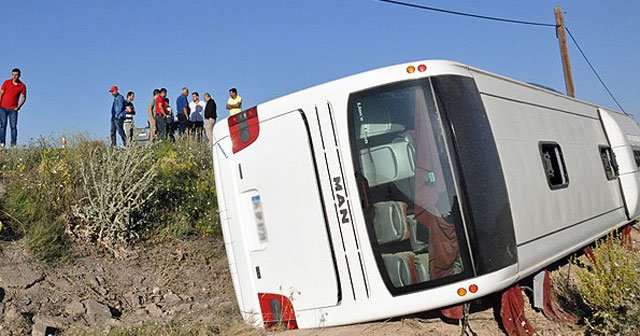 Dört ilde dört kaza, 2 ölü, 50 yaralı