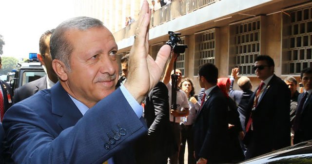 Erdoğan Endonezya'da cuma namazı kıldı