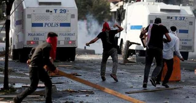 Gazi Mahallesi&#039;nde polis müdahalesi