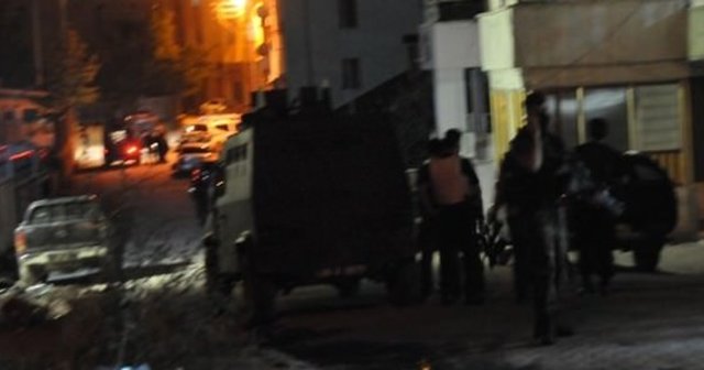 Hakkari&#039;de Polis lojmanlarına saldırı