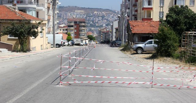 Hukuk mücadelesini kazandı caddeyi trafiğe kapattı