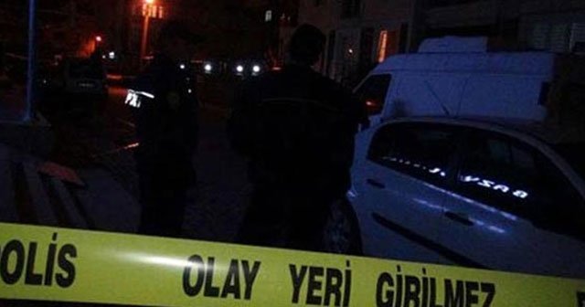 İstanbul'da polise bomba ve silahlı saldırı