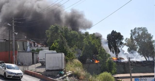 İzmir&#039;de sanayi yangını