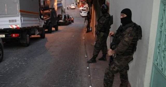 İzmir&#039;deki terör saldırısı, 13 kişi gözaltında