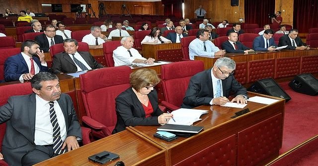 KKTC&#039;de koalisyon hükümeti güvenoyu aldı