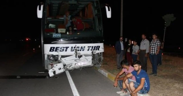 Korkutan iki kaza, 3 ölü, 17 yaralı