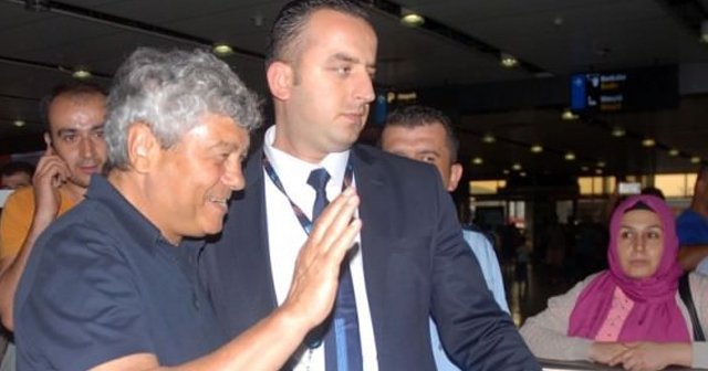 Lucescu çiçeklerle karşılandı