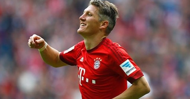 ManU&#039;dan Schweinsteiger&#039;e servet