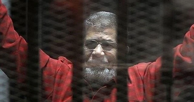 Mursi'nin duruşması ertelendi