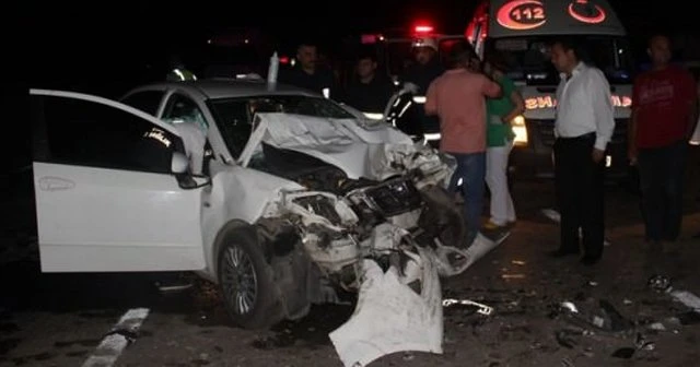 Otomobil TIR'la çarpıştı, 1 ölü