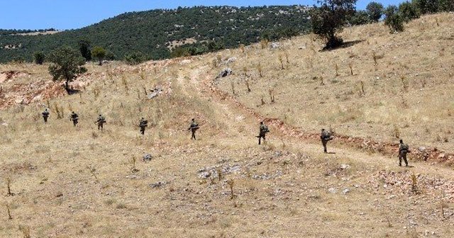 PKK&#039;lı teröristler askere ateş açtı!