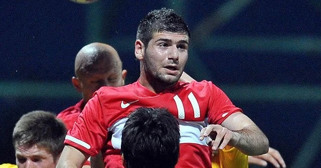 Rakibini ısırdı 8 maç ceza aldı
