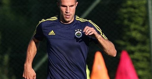 Robin van Persie ilk antrenmanına çıktı