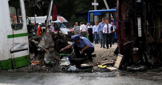 Rusya&#039;da iki ayrı trafik kazası, 18 ölü